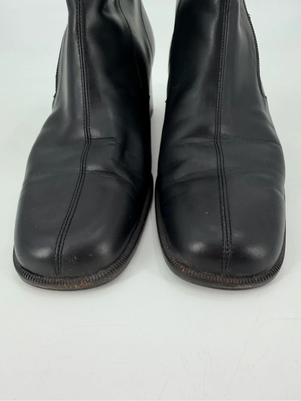 Vintage Y2K Salvatore Ferragamo Black Leather Zip Ankle Boots 8 Quiet Luxury